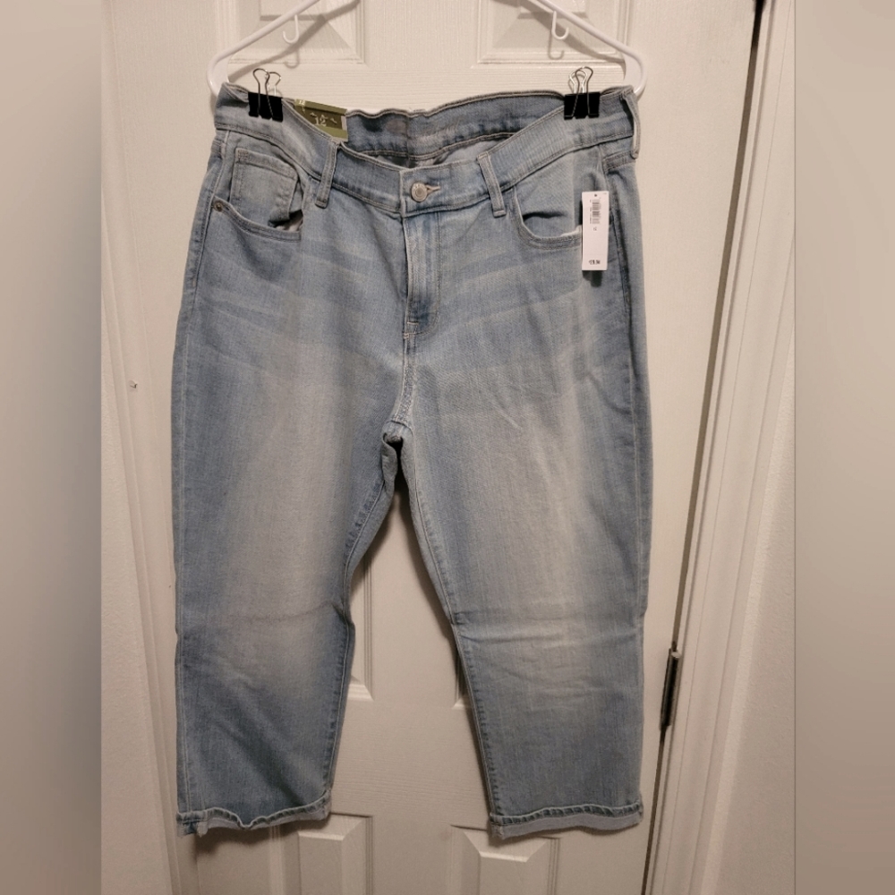 Old Navy brand sz 12 cropped jeans